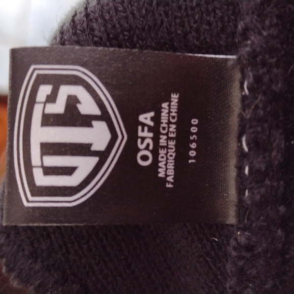 Calgary Flames Toque - Picture 2 of 3